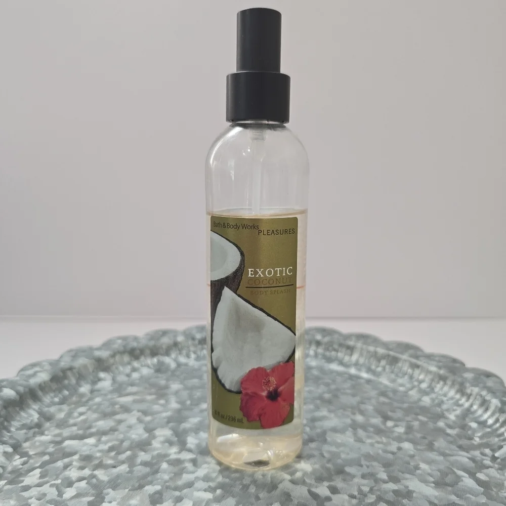 ⭐️40% Off⭐️ Bath & Body Works Exotic Coconut Body Splash